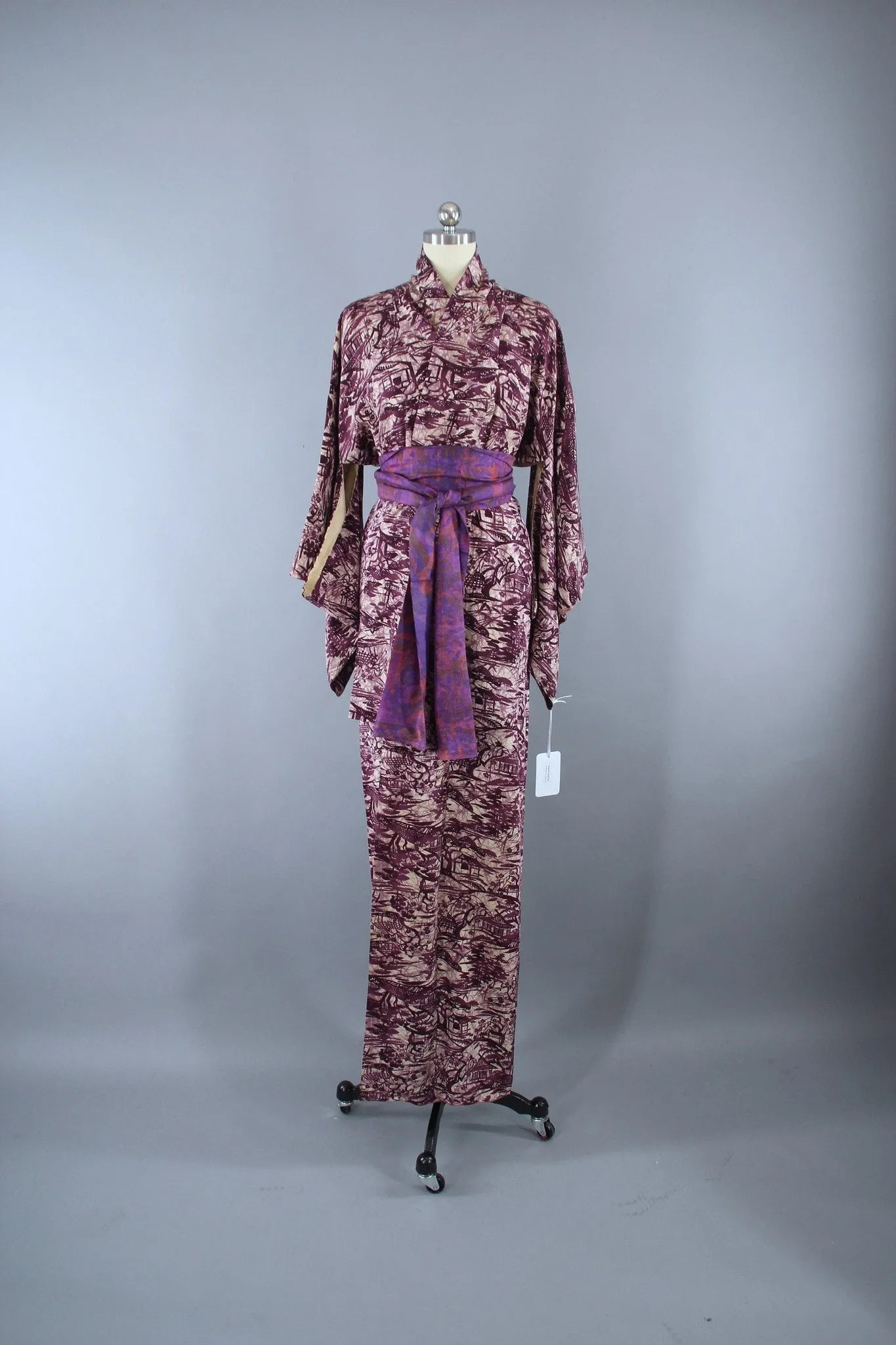 1950s Vintage Kimono Robe with Purple Abstract Print