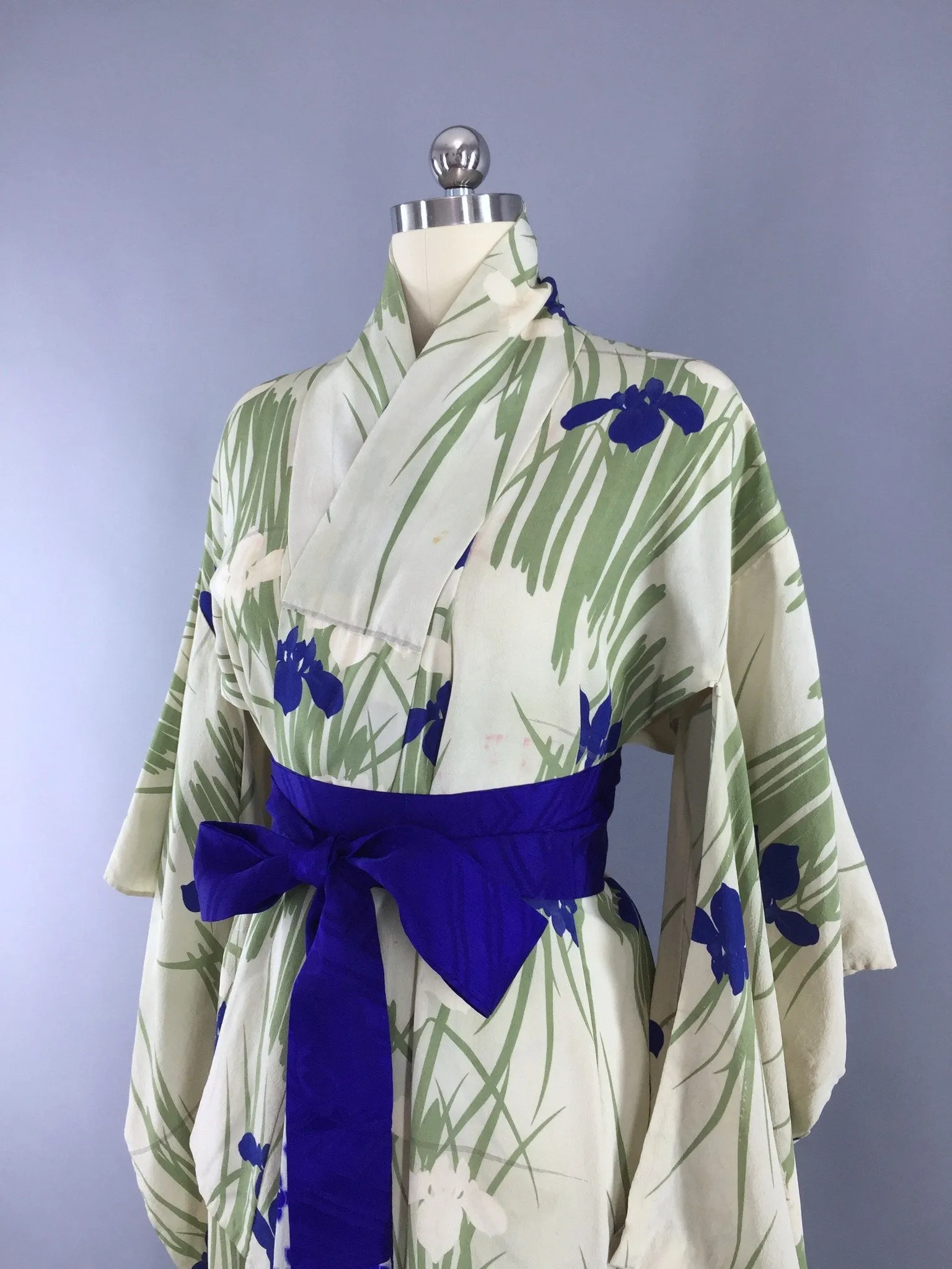 1950s Vintage Silk Kimono Robe in Green and Blue Iris Floral Print