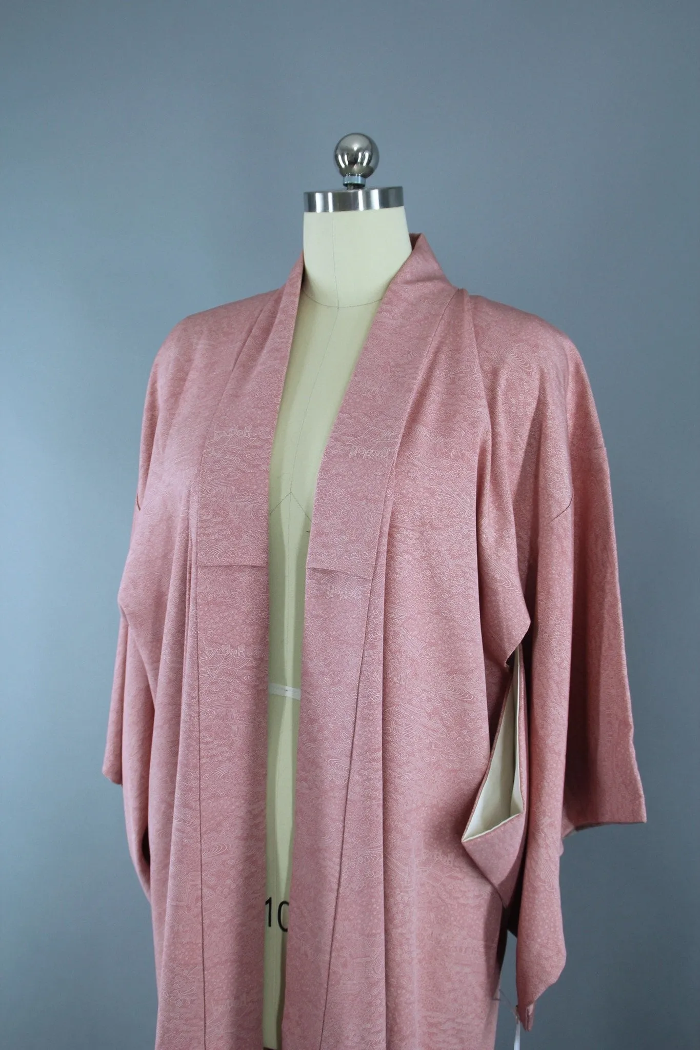 1980s Vintage Kimono Robe / Mauve Pink & White Tiny Print