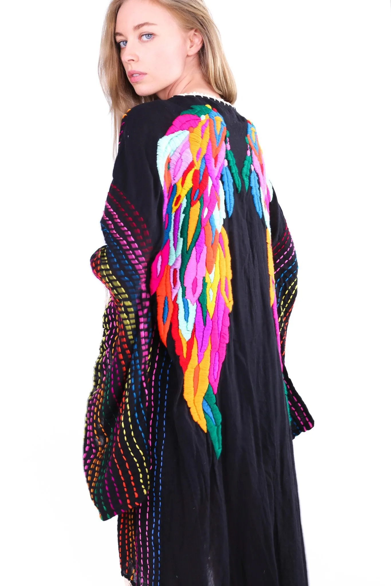 ANGEL WINGS EMBROIDERED CROCHET KIMONO BILA