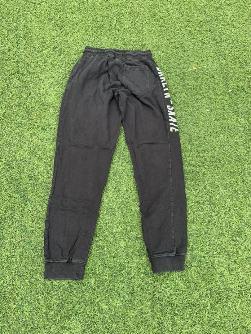 Black boy joggers size 7-8years