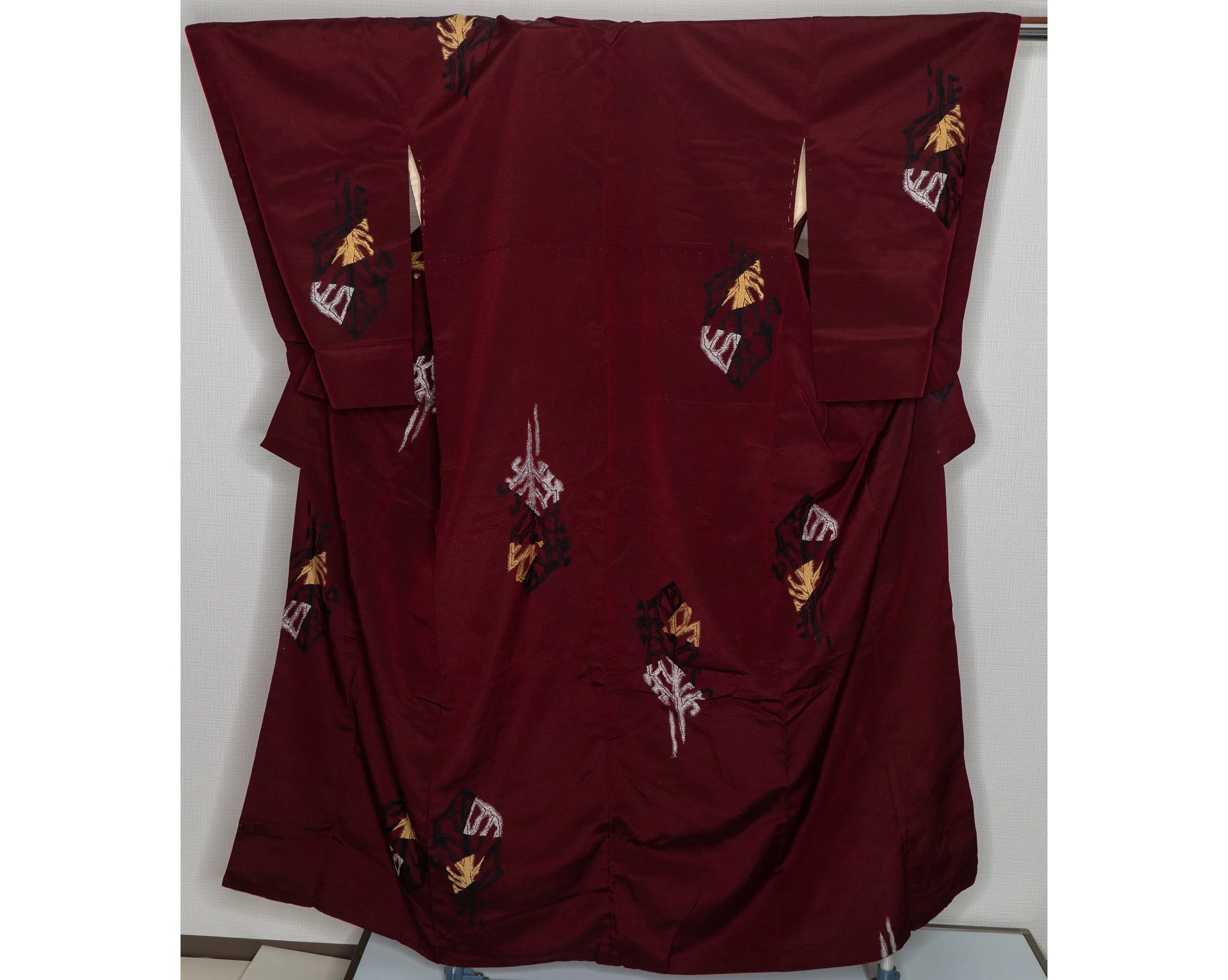 Heavy Maroon Kimono Abstract Patterns Shiny Fabric Leaf-like Shapes 1970s Japanese Chirimen Robe