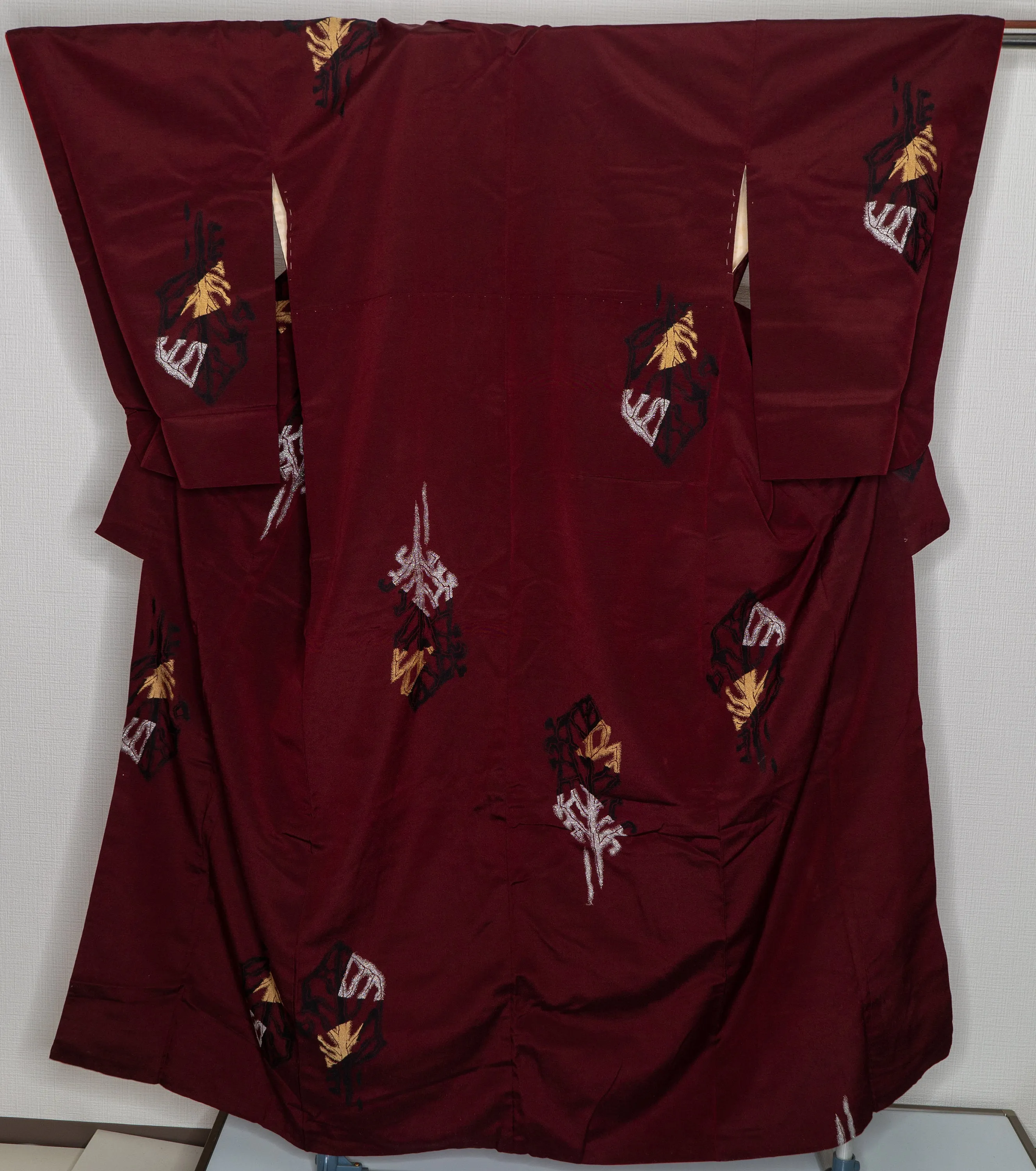 Heavy Maroon Kimono Abstract Patterns Shiny Fabric Leaf-like Shapes 1970s Japanese Chirimen Robe