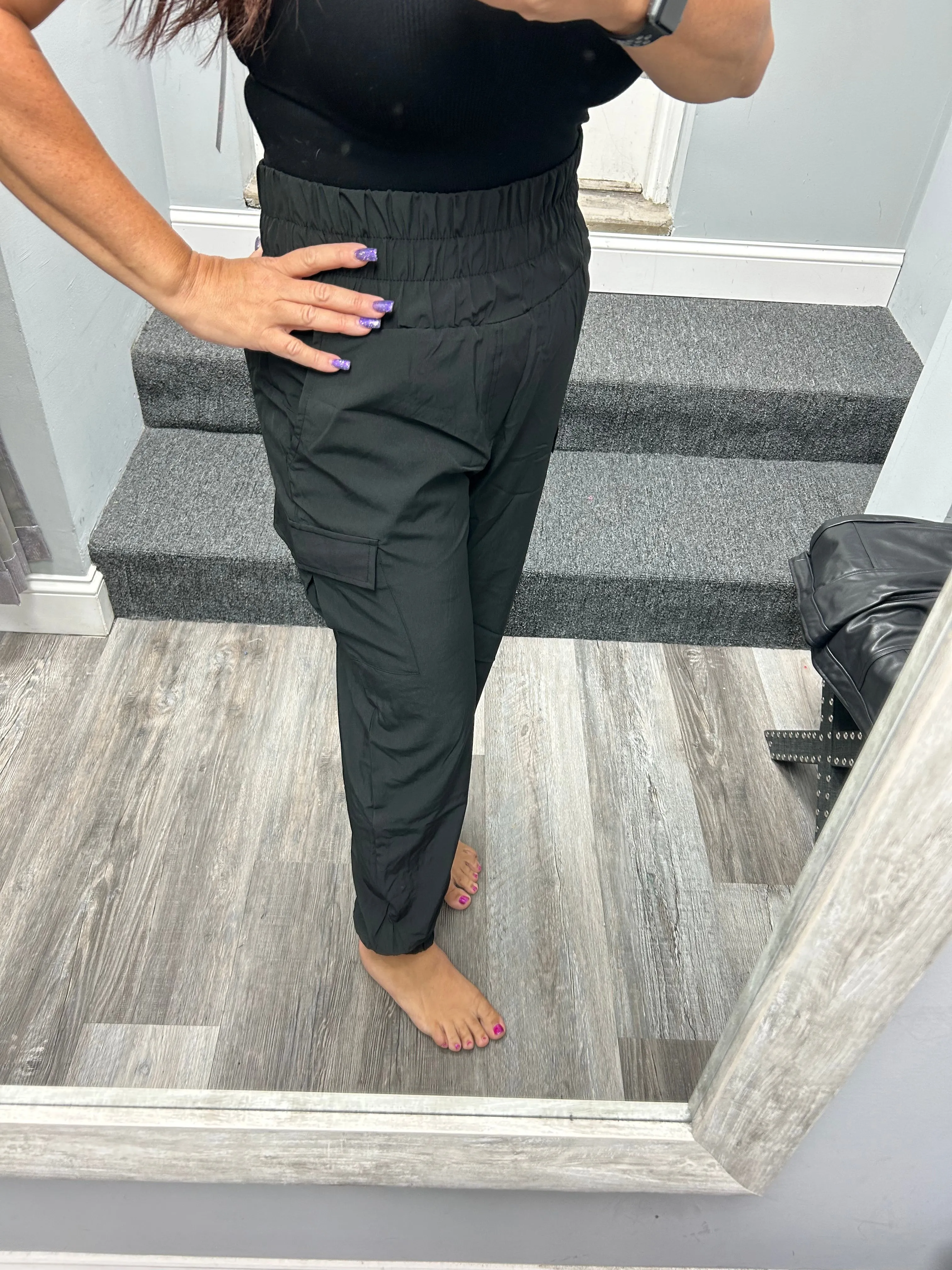 High Waisted Cargo Active Joggers w/ Pockets - Black