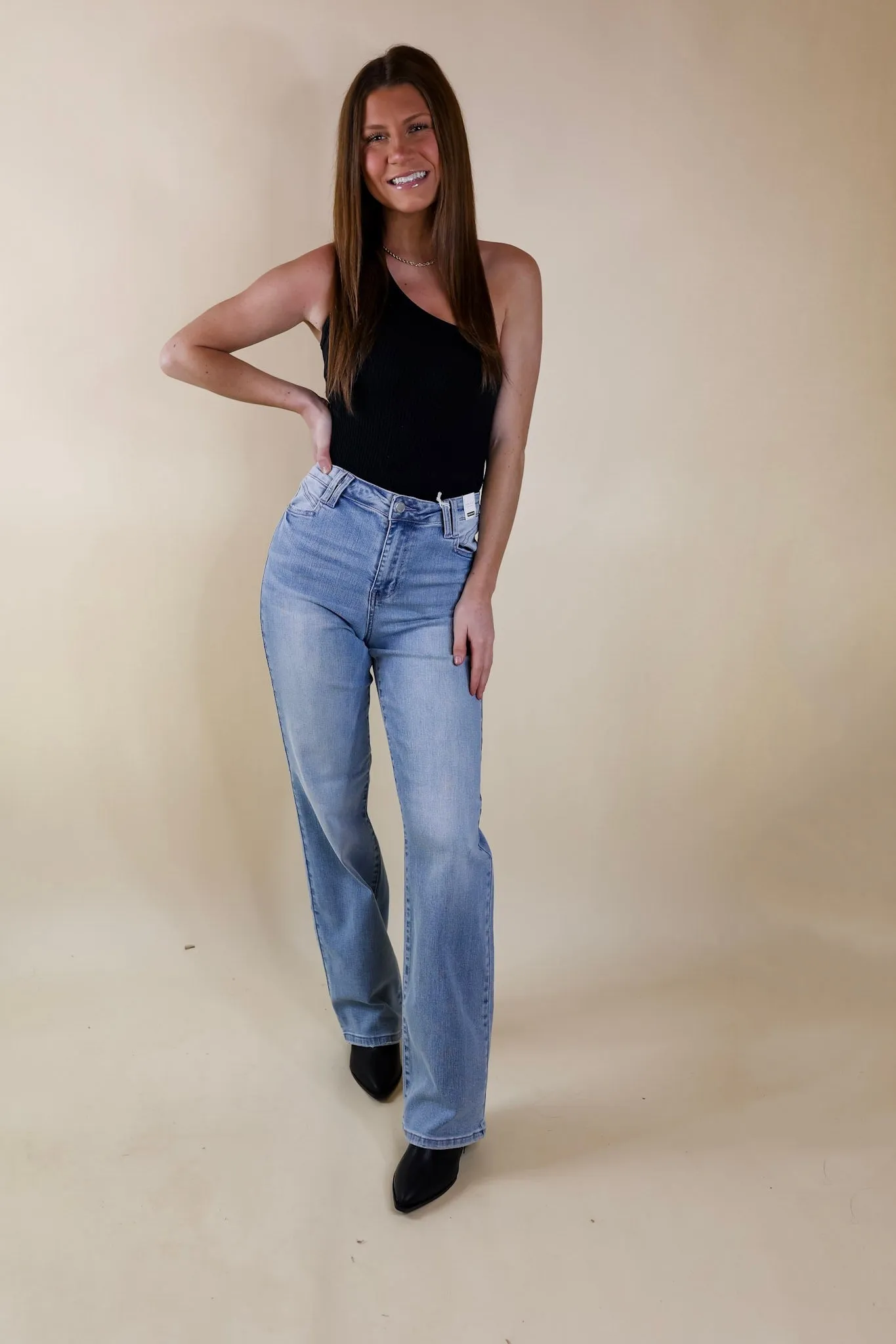 Judy Blue | Touched My Soul Wide Leg Jeans with Pocket Details in Light Wash