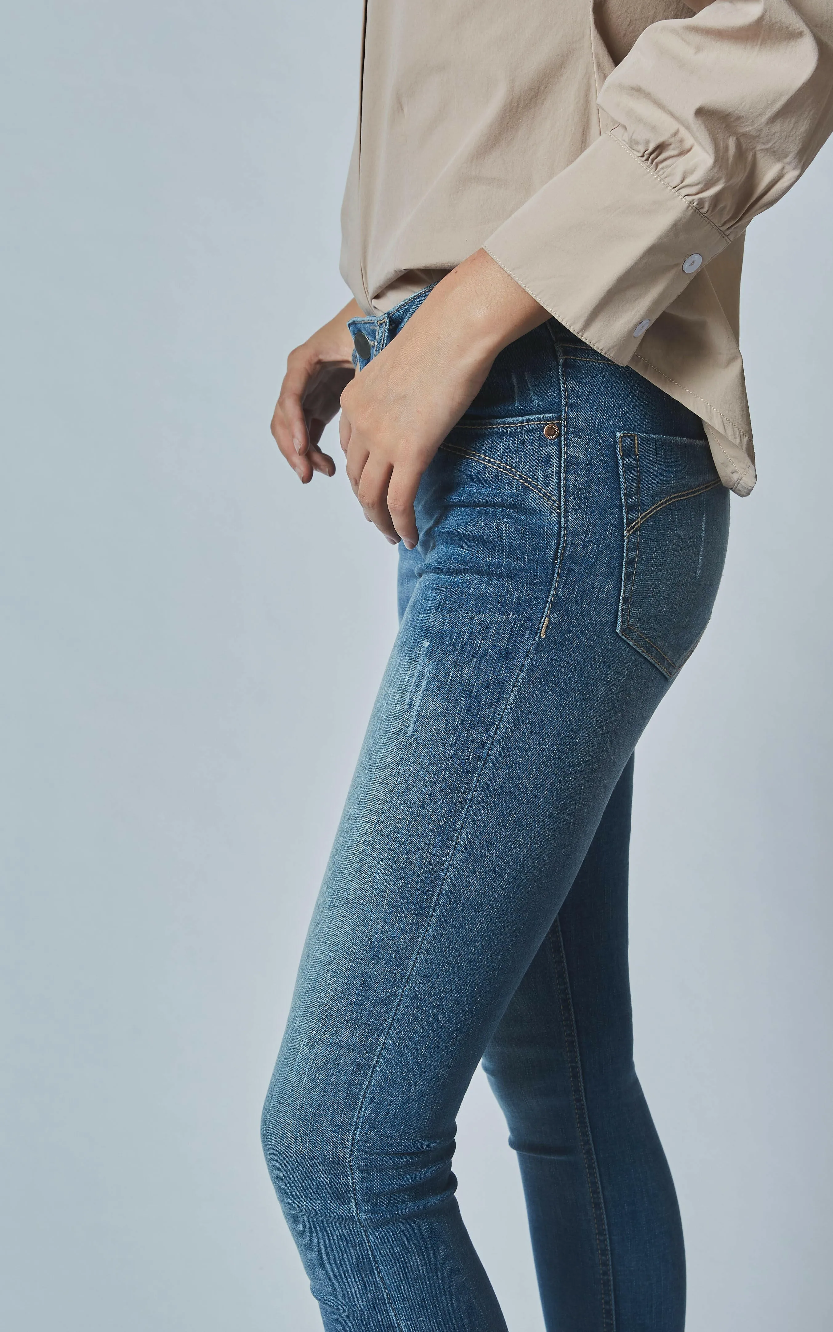 Lauren Mid Rise Insider Jeans