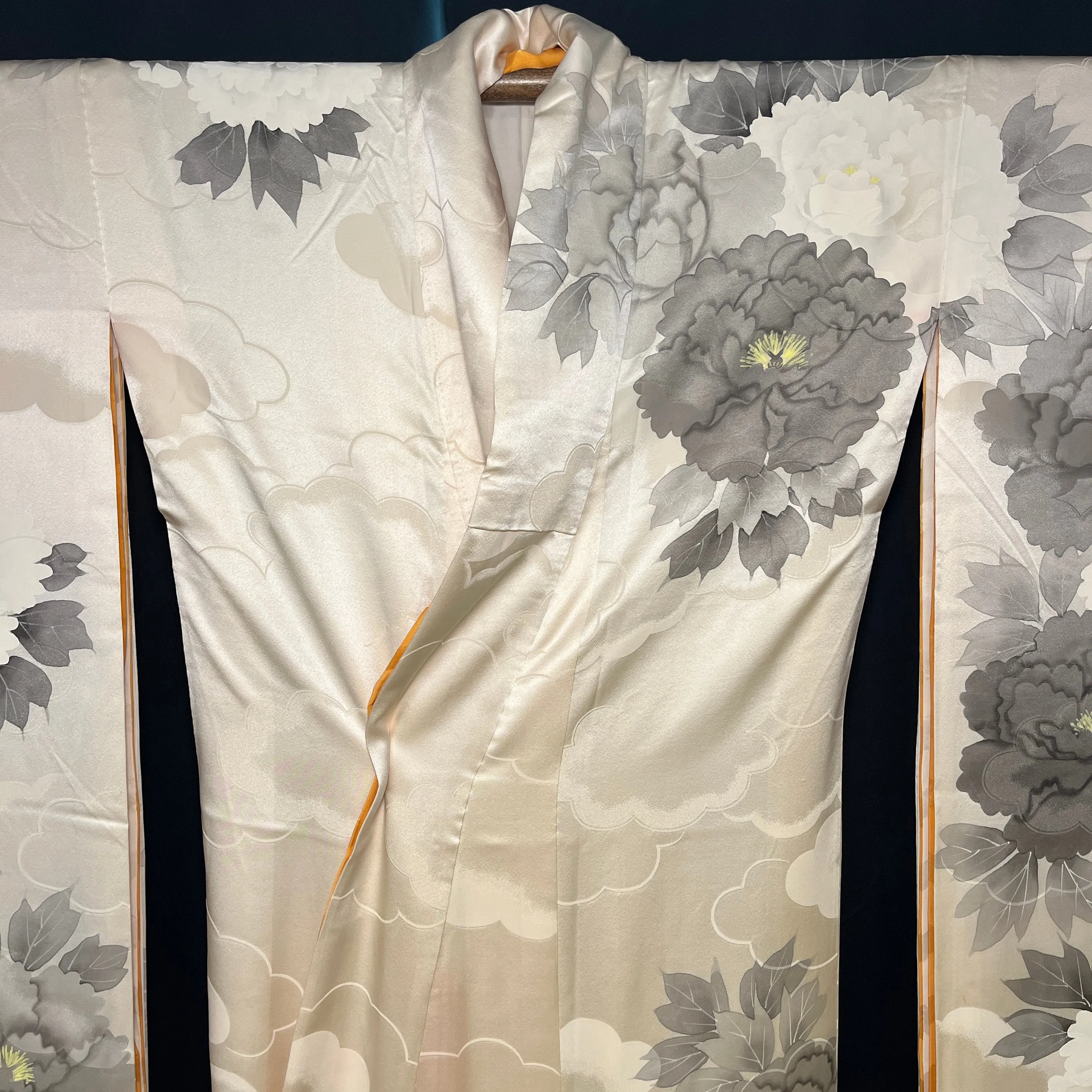 "50 Shades" Vintage Furisode Kimono