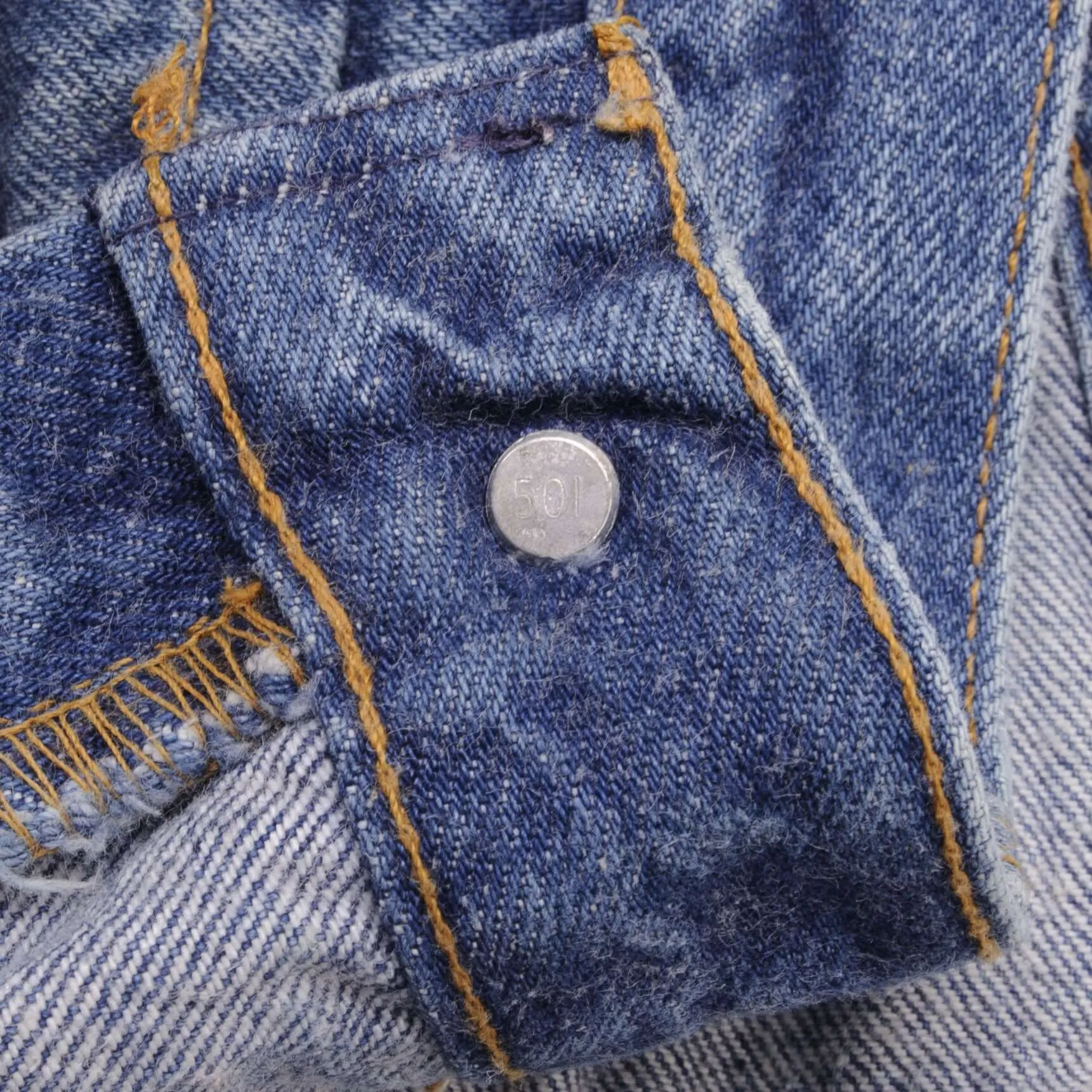 VINTAGE LEVIS 501 JEANS INDIGO 1980S SIZE W32 L35 MADE IN USA